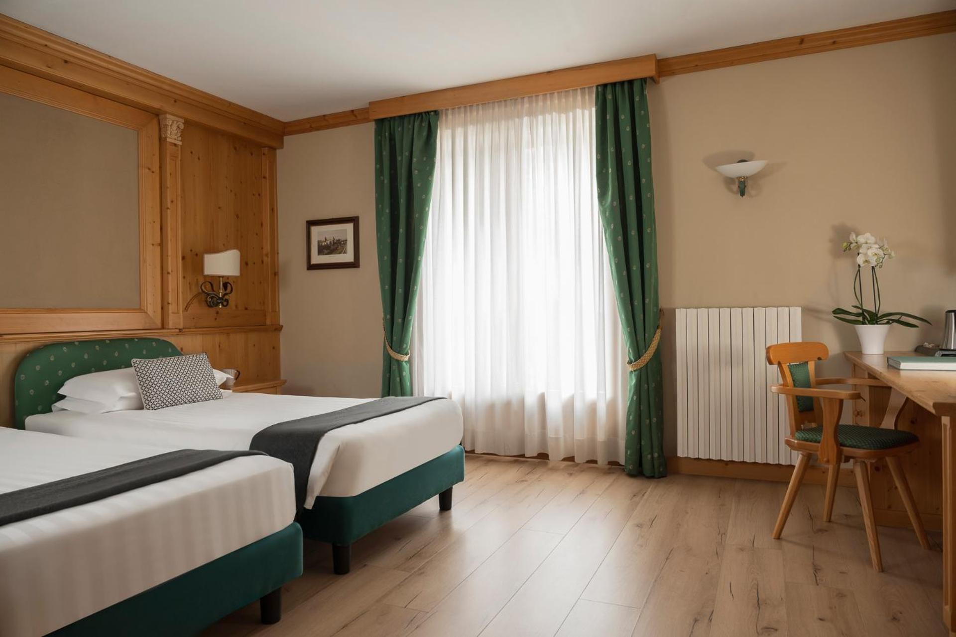 Hotel Cristallo Bormio Exterior photo