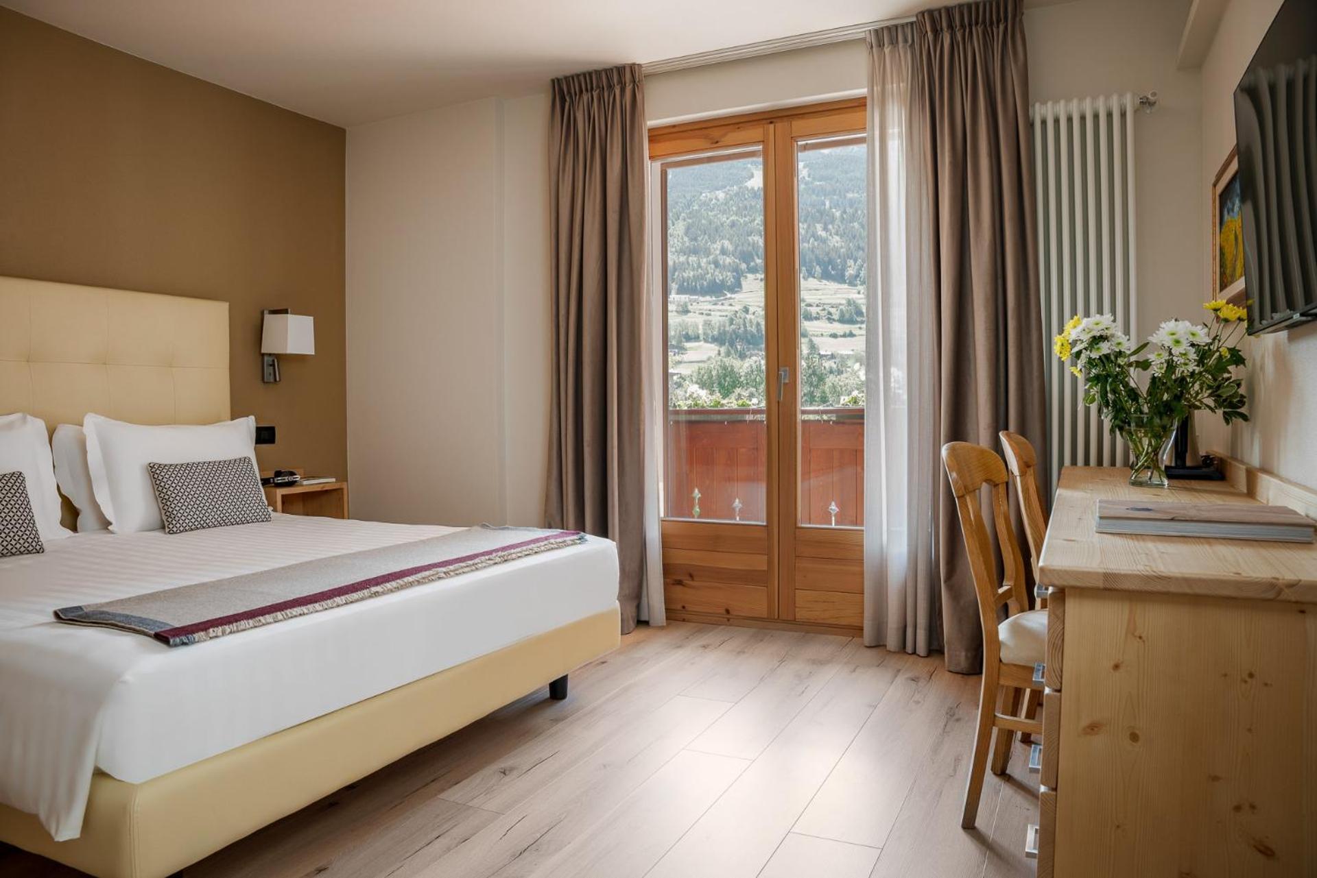 Hotel Cristallo Bormio Exterior photo